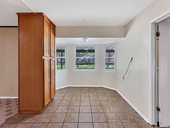 5th image of 202 KIMBERLY DR