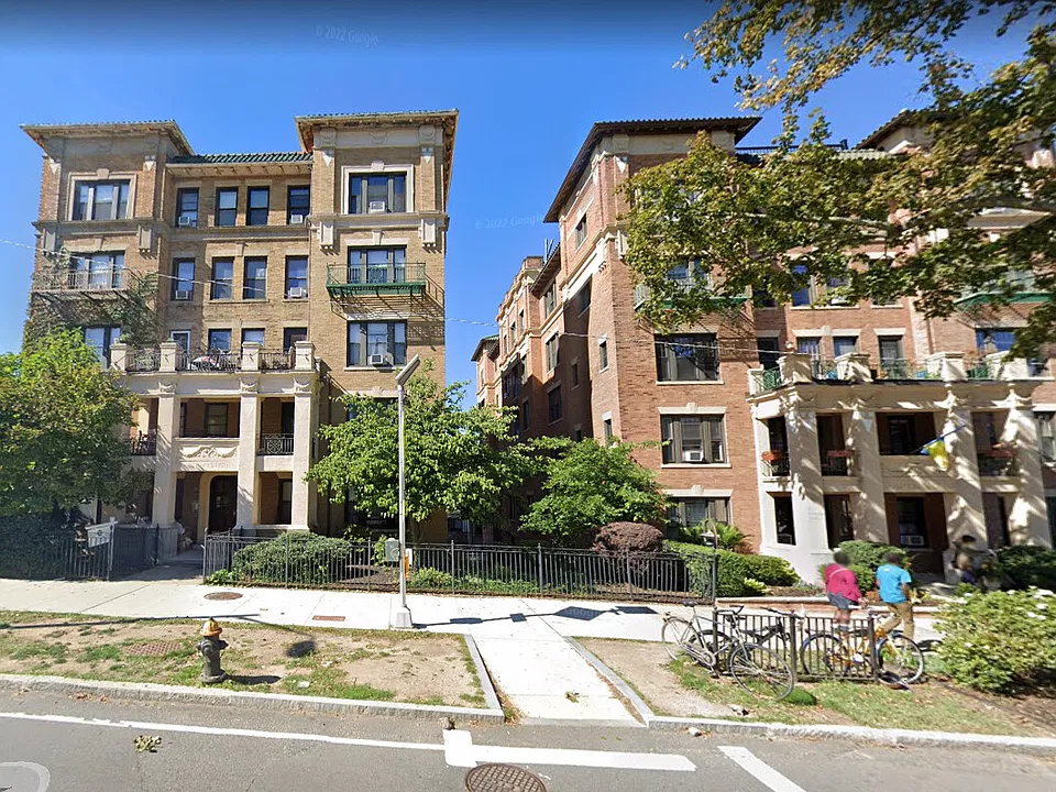 452 Park Dr #3