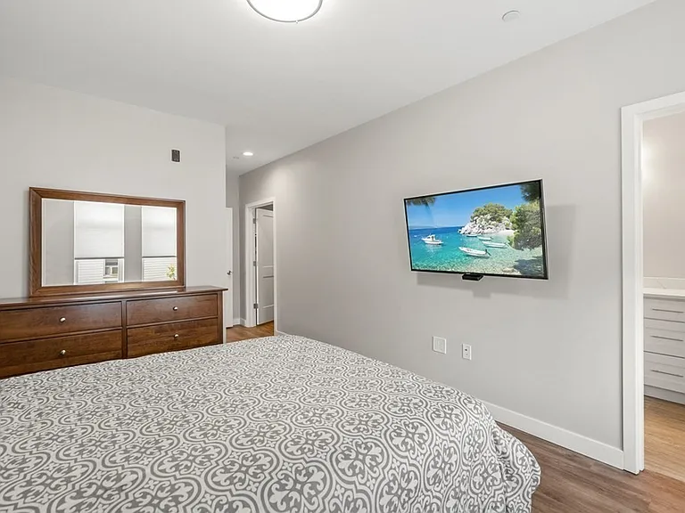642 Main St #301 — Photo 14