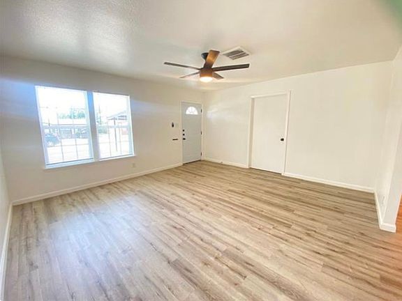 5th image of 4413 Carmel Ave