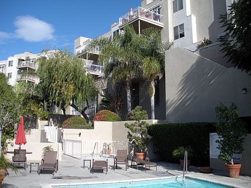 5th image of 2222 N Beachwood Dr APT 208