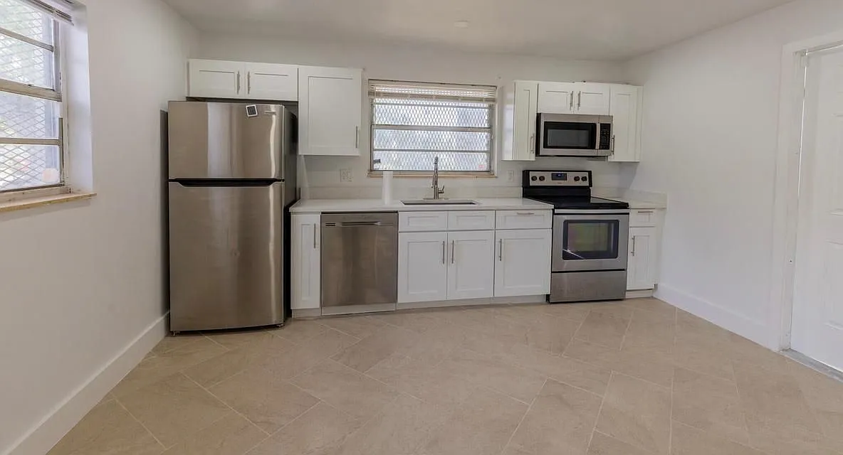 2 bed, 2.0 bath, 872 sqft, $2,000 — Photo 1