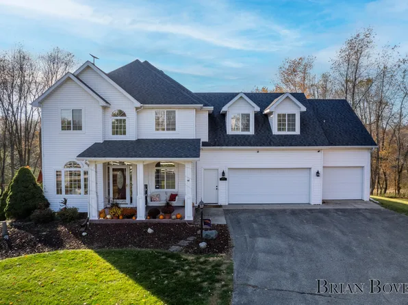 9803 Rolling Hills Dr SE, Alto, MI 49302