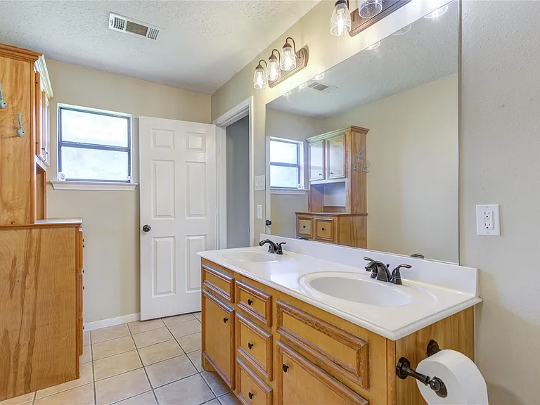 9550 Thousand Oaks Loop — Photo 24