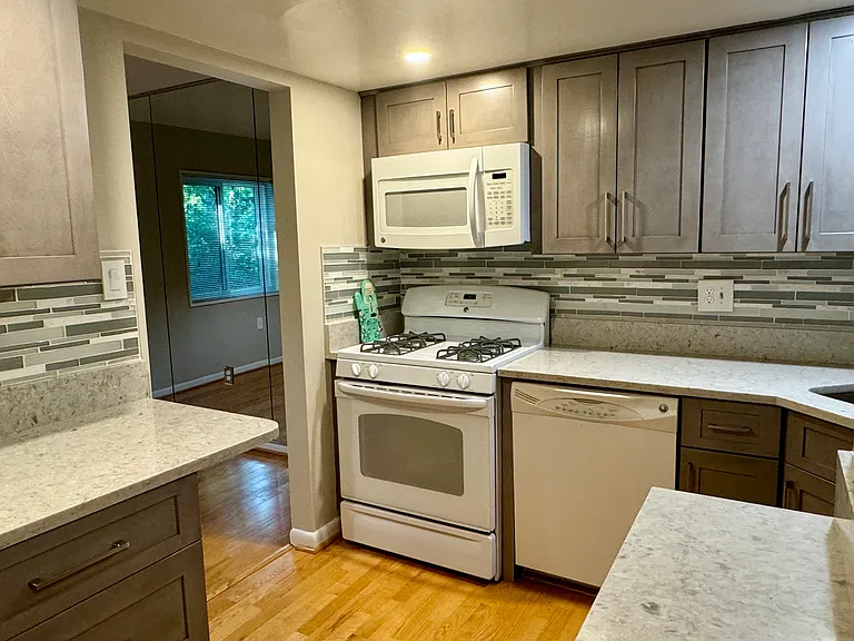 1534 Northgate Sq #11C — Photo 3