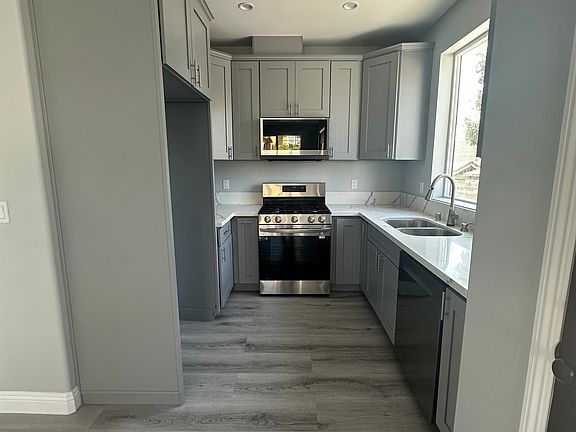 4th image of 1055 E Tujunga Ave Unit 101