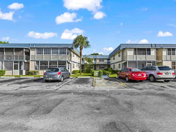 213 Brittany Drive E, Delray Beach, FL 33446