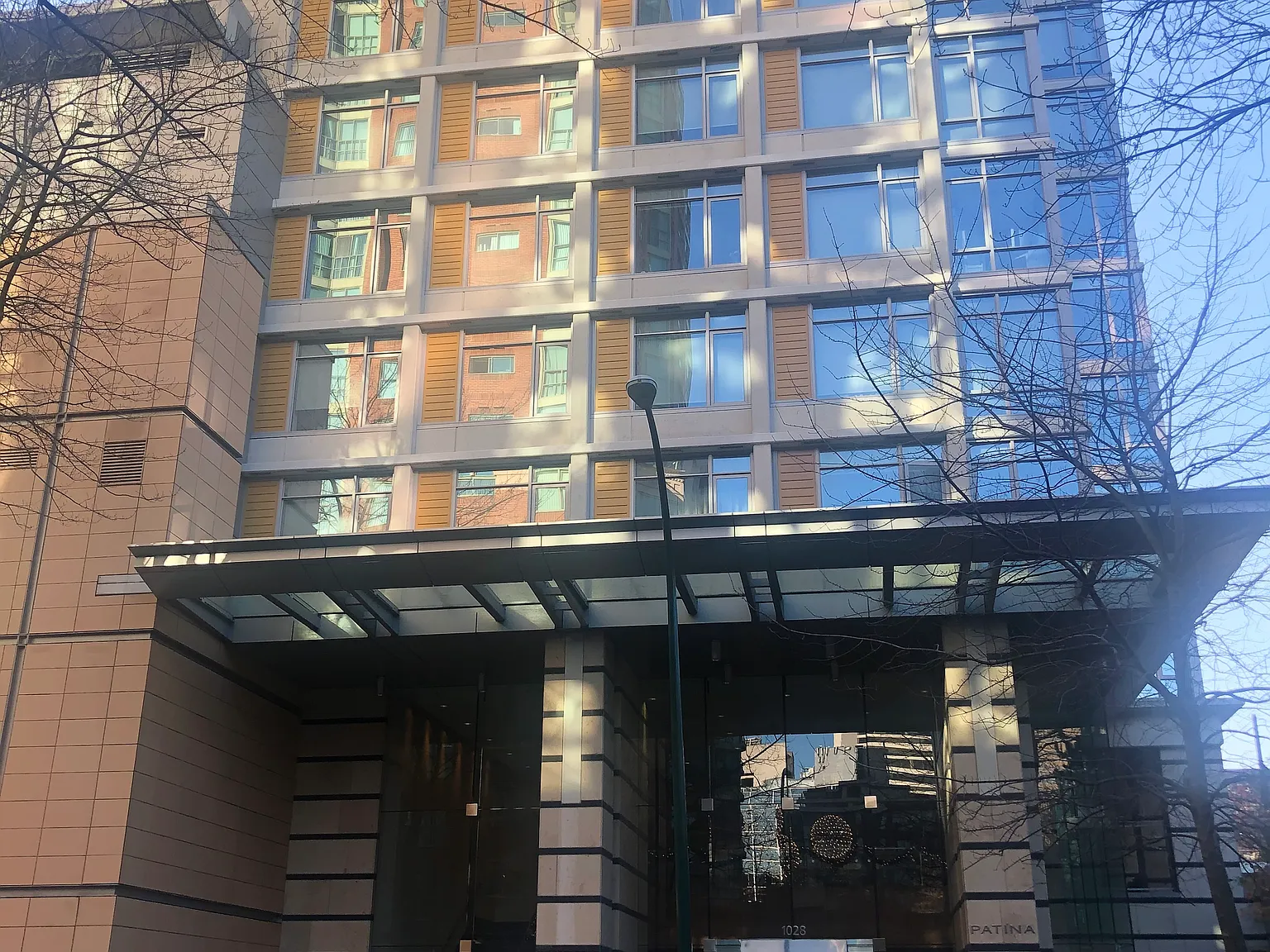 Studio, 577 sqft, $2,295 — Photo 2