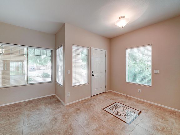 5th image of 872 E Heather Dr
