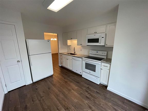 4th image of 10327 Forest Brook Ln APT G