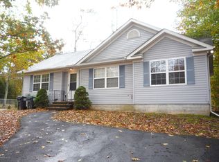 1651 Cotswold Rd, Tobyhanna, PA 18466