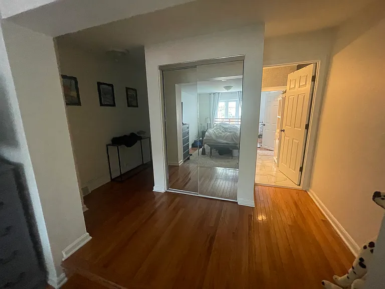 2218 Bank St — Photo 12