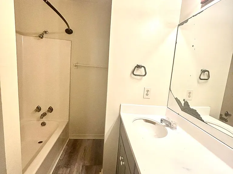 8219 Bayou Fountain Ave — Photo 9
