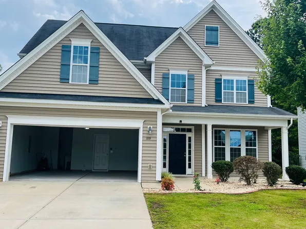 109 Woodlark Ln, Holly Springs, NC 27540