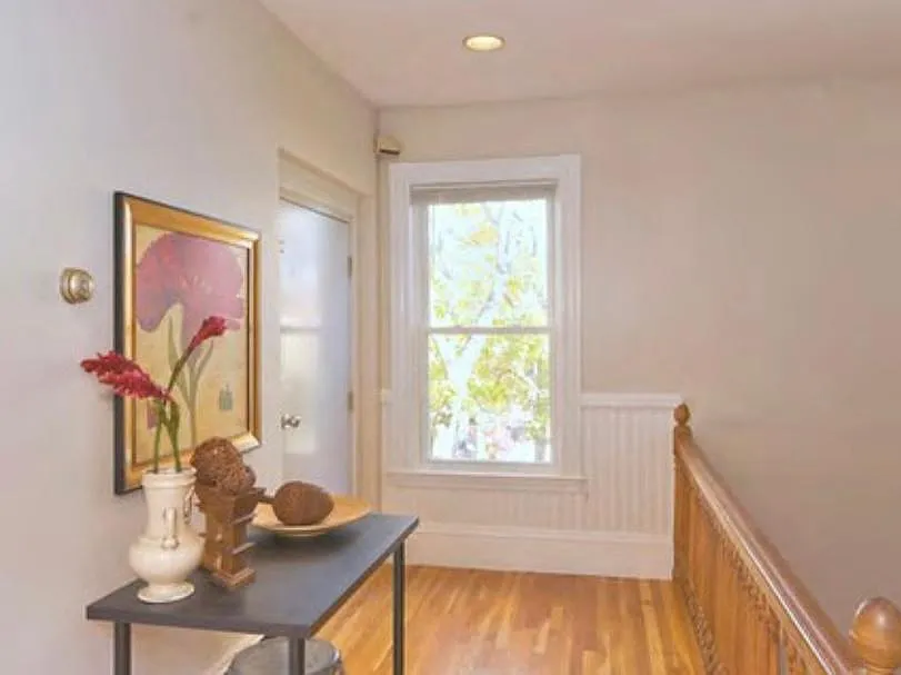 1001 Memorial Dr — Photo 2