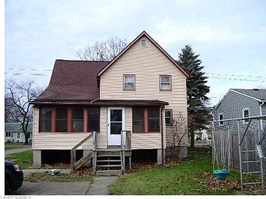 3rd image of 5913 Lake St