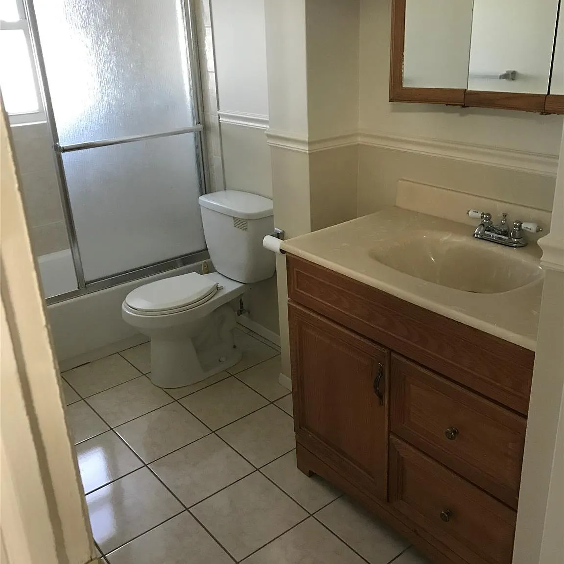 3 bed, 2.0 bath, 1250 sqft, $3,550 — Photo 4