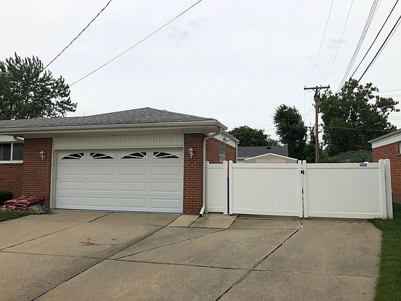 3rd image of 6606 N Charlesworth St