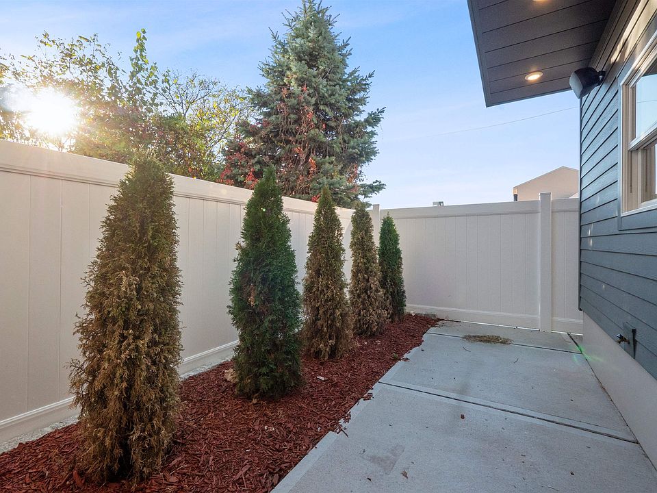 1st image of 163 Laidlaw Ave #1