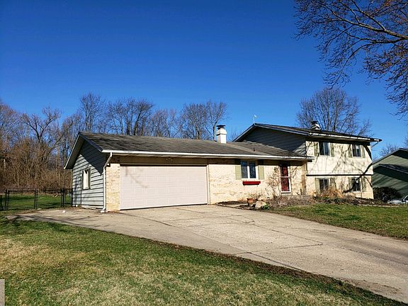 2nd image of 58409 Hilly Ln