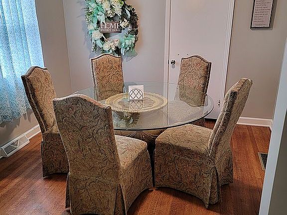 Breakfast room