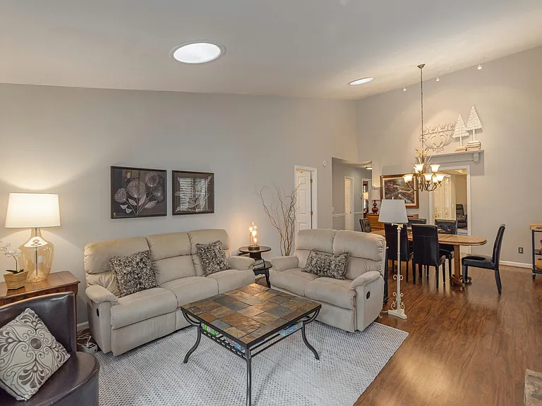 205 N Scarlet Oak Ln — Photo 14