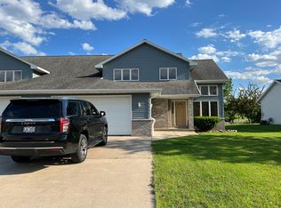 873 Highland Park Rd, Neenah, WI 54956