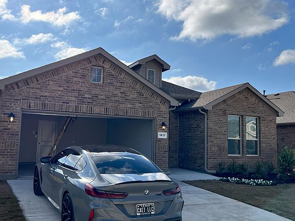 3rd image of 1817 Chamaeleon Dr