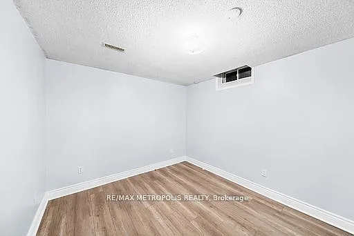 60 Cranberry Cres #BASEMENT — Photo 12
