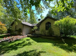 7755 Kendall Rd, Columbus, MI 48063