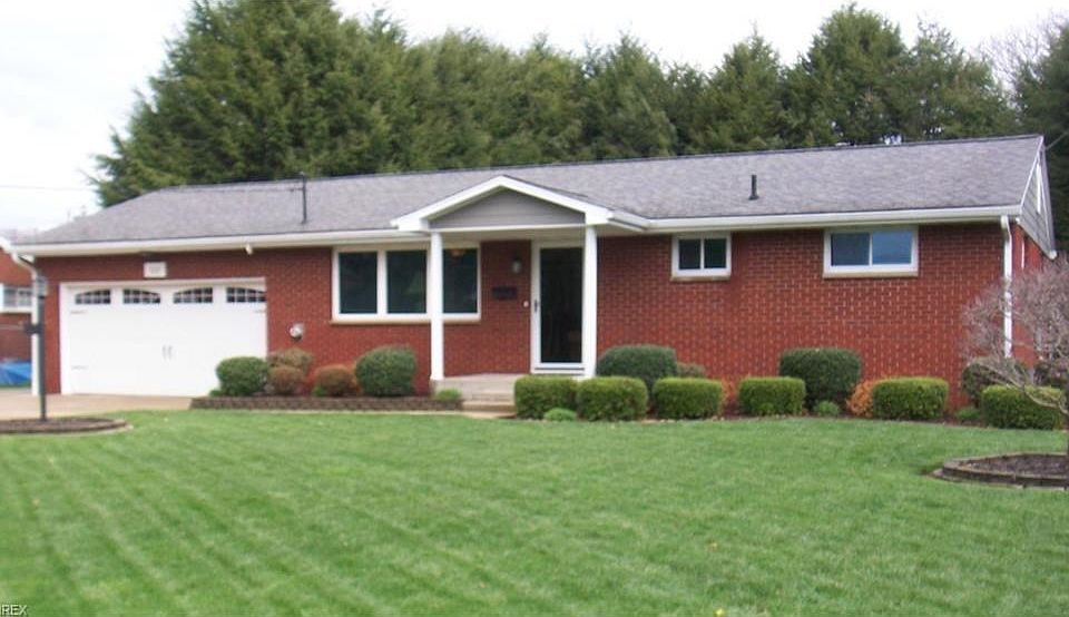 Over 1900 sq. ft of finished living area. Level lot is 84 x 137 offering a fenced back yard, irrigation lawn system, 2 car garage with storage, new glass with double low E glass on the south west and south side of house in 2015.