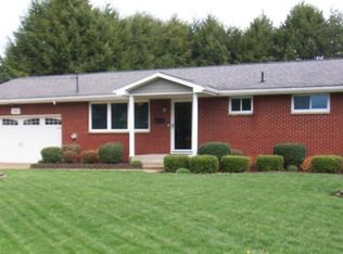 822 Campbell Dr, Belpre, OH 45714