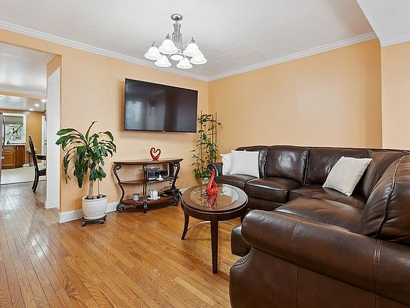 3rd image of 148-07 Sutter Ave