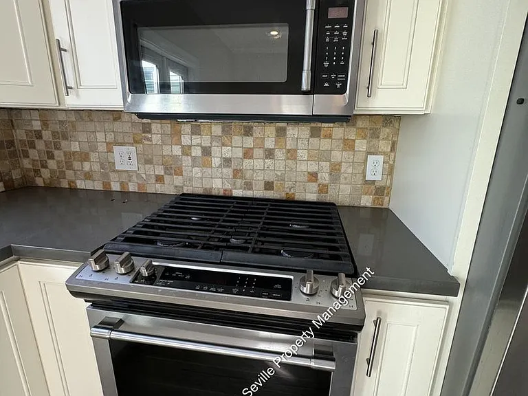 6525 Herzog St — Photo 22