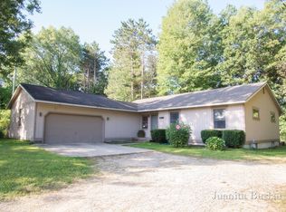 12831 144th Ave, Grand Haven, MI 49417
