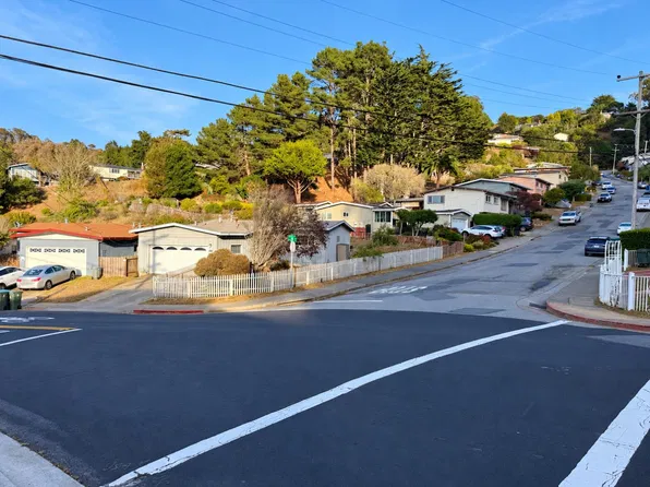 1041 Crespi Dr, Pacifica, CA 94044