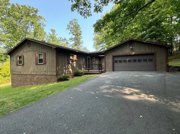 483 Oak Knoll Dr, Hillsville, VA 24343