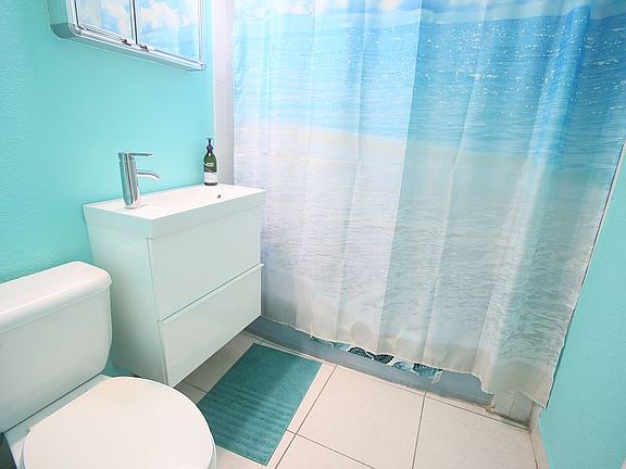 3rd image of 6895 Byron Ave APT 206
