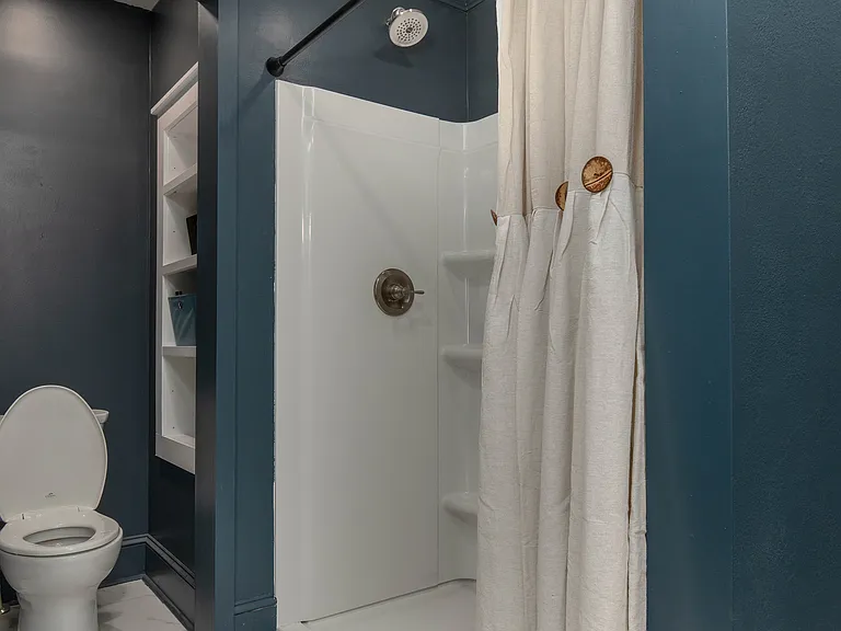 864 Hilton Dr — Photo 21