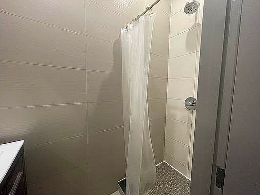 5th image of 228 Jefferson St #1LL