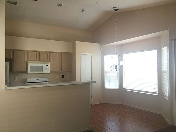 5th image of 661 Valley Meadows Dr NE