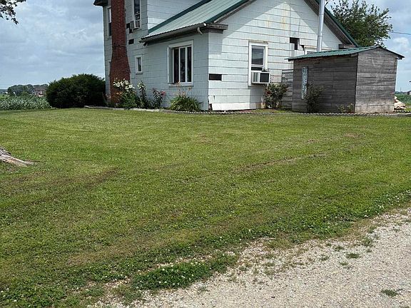 2nd image of 105 S 400th Rd E