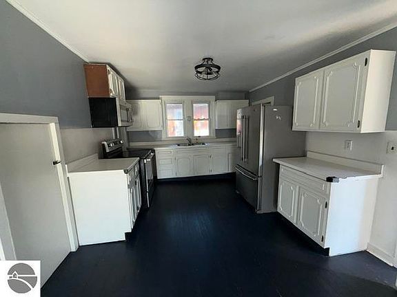 4th image of 251 5th Ave