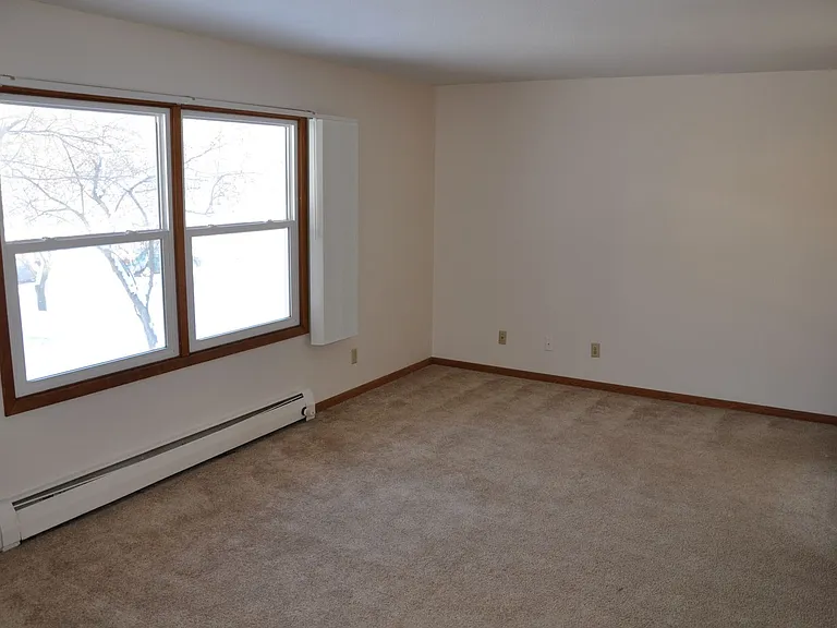 101 Parkway Ave — Photo 24