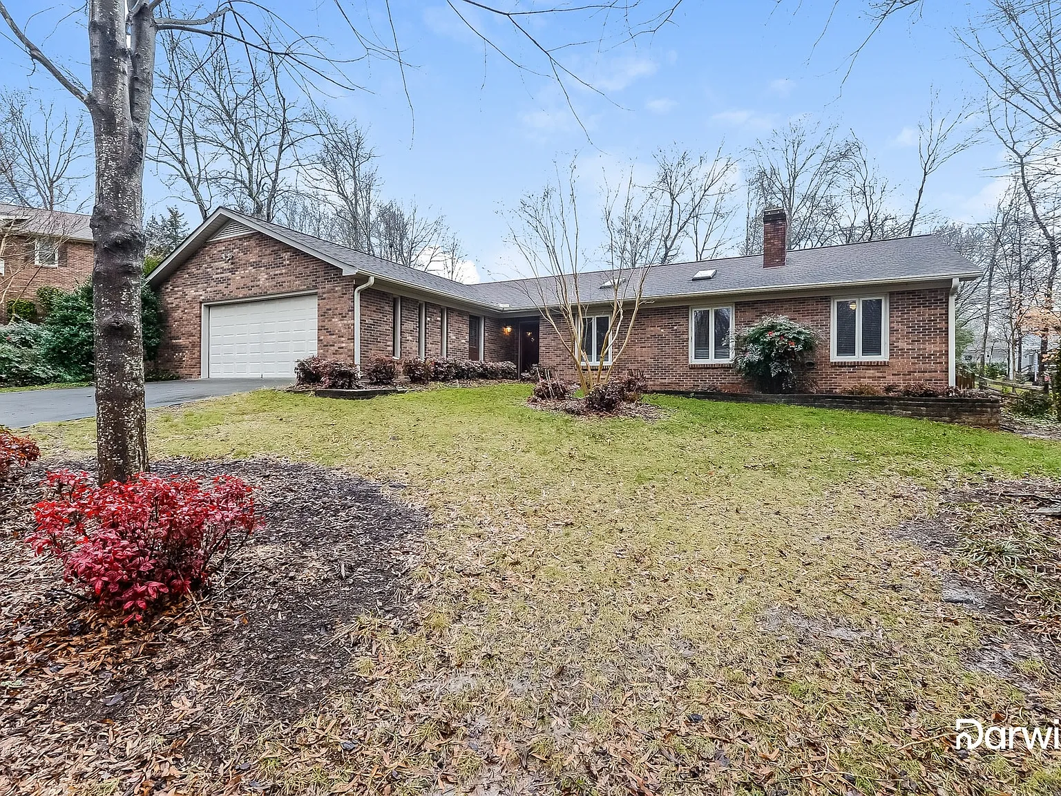3 bed, 2.0 bath, 2133 sqft, $2,260 — Photo 2