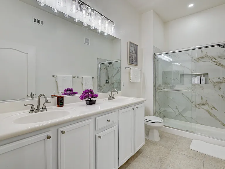 2305 W Horizon Ridge Pkwy #1512 — Photo 8