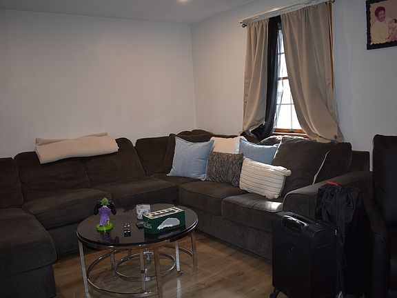5th image of 115 1st St Floor 1