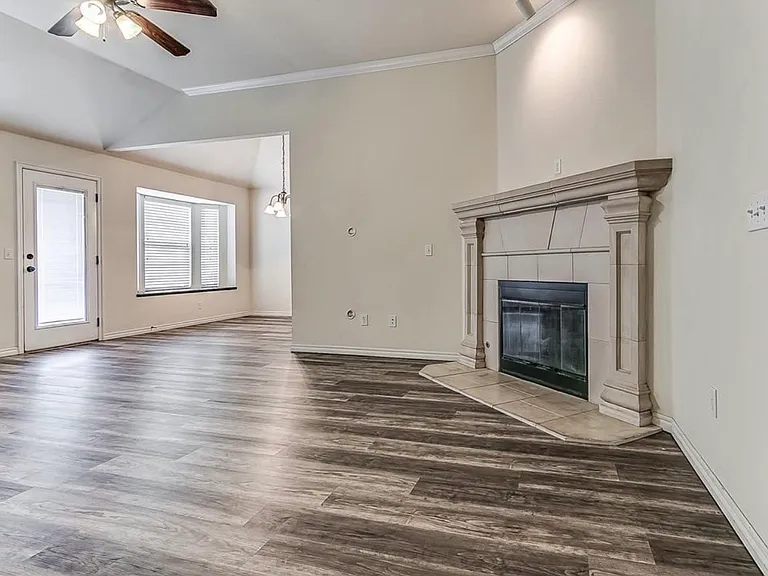 309 Dollina Dr — Photo 7