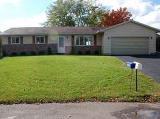 1005 Georgetown Cir, Beaver Dam, WI 53916