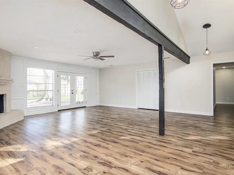 2716 Pine Cone Ln — Photo 9